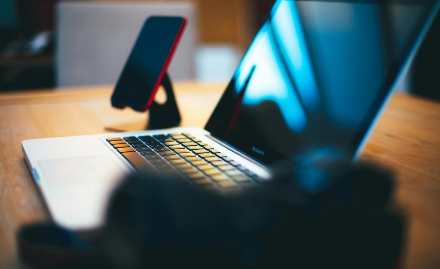 Interactive financial planning session with business owners